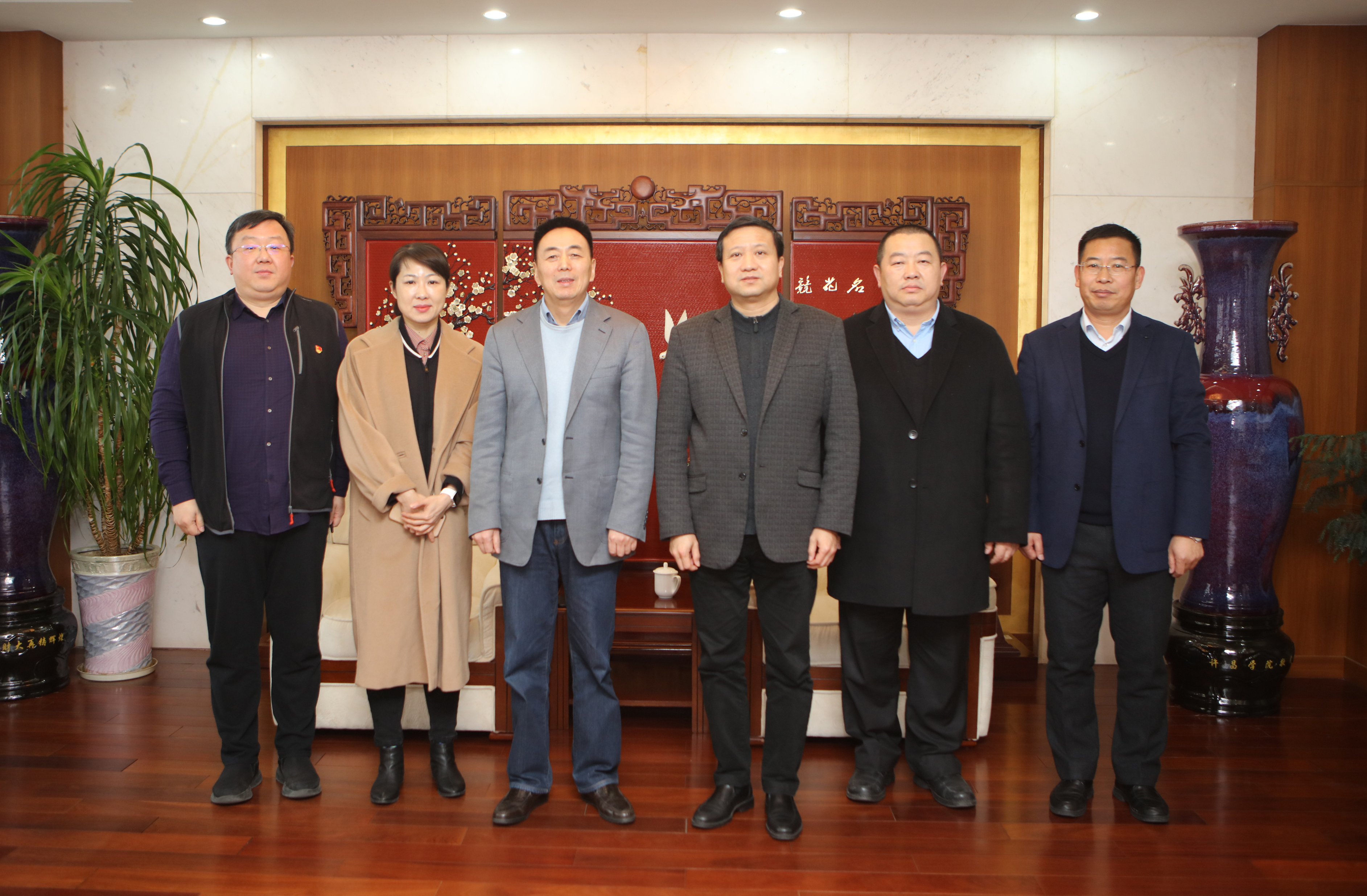 张利民书记会见江苏同曦集团有限公司董事长陈广川一行